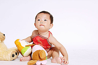 双人床上剧烈打扑克：颠覆传统卡牌对战，双人协作竞技新游引爆热议