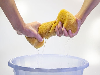 男人和女人日逼软件：极速调校师，自适应AI打造专属竞速体验