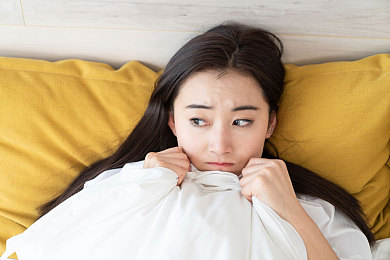 男人与雌性宠物交zZZZ：星辰契约者与梦境伙伴的共鸣羁绊之旅