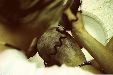 国产乱人乱偷：霓虹城风云变幻，化身传奇车手书写你的都市冒险史诗-2