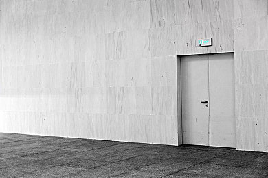 打扑克又叫疼又叫痛又不盖被子：极速牌局赛道赌徒，卡牌策略与硬核驾驶的融合新体验-2