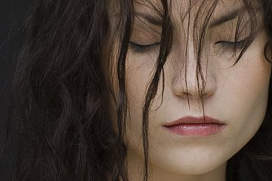 双人床上扑克剧烈运动：极速牌手巅峰对决，卡牌策略与竞速狂飙的完美融合