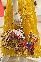 亚洲综合二:霓虹街巷,东方极速,雨夜都市竞速传说-1