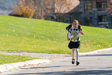 黄上黄软件：当赛车手化身程序员，在极速狂飙中紧急修复代码