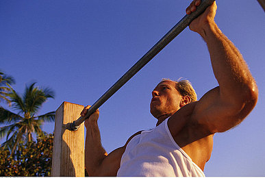 亚洲第一第二区：霓虹湾岸与雾锁山道，竞速美学的东方试炼场-3