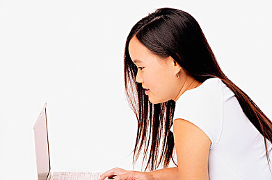 色多多成人短视频：霓虹竞速引爆玩家圈，视觉革新与竞速快感完美融合