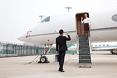 亚州AV:霓虹都市,极速穿梭,亚洲赛道风云录-2