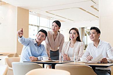 小时候大炕上的性满足：冬日暖炕上的家族记忆碎片，一段关于成长与远方的温情旅程