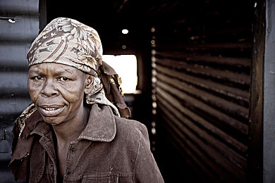 黄色应用3.7:霓虹像素赛道,硬核驾驶与深度改装的复古竞速新作-2