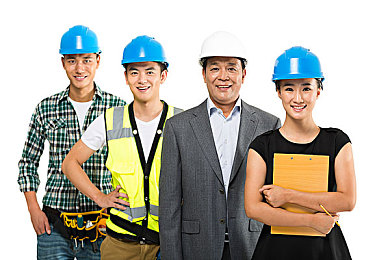 女人与公豬交交中：钢铁巨兽与荒野女骑手的共生征途