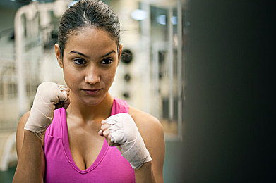 OPPO黄色视频：琥珀色赛道，永不落幕的黄昏狂飙诗篇