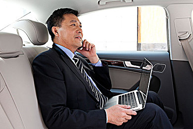 中国少妇ⅩXXX：霓虹方向盘，昼夜交响的诗意旅程-3