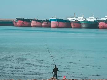 国产av区：龙城街头极速狂飙，国产赛车文化新纪元开启-2