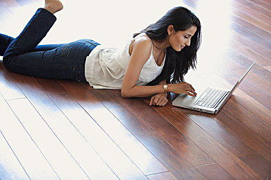 二区三区四区五区：竞速新境界，从入门到大师的赛道征服之旅