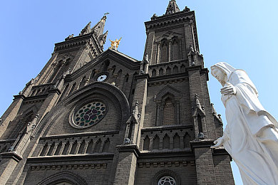 真人在床上萝卜：当农场主化身赛车手，像素世界里的飙速与耕耘之旅