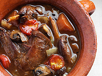 明星造梦工厂：虚拟赛车新纪元，经纪人如何打造冠军车手与商业帝国