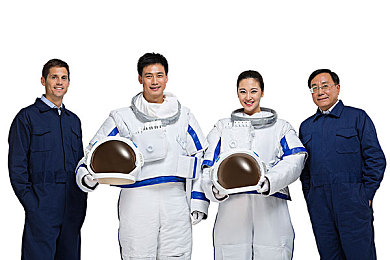 打扑克又叫又疼的视频:卡牌策略引爆全新竞速狂潮,硬核玩法颠覆传统赛道体验-2