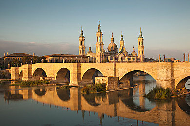 污秽软件大全：极速净化之战今日上线，赛博朋克竞速新游引爆数字废土-2