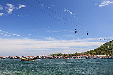 黄色应用app：极速美学新浪潮，赛车游戏视觉革命颠覆玩家体验