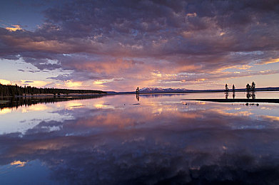 色鬼APP：霓虹幻影，疾驰于色彩迷踪的赛博街巷