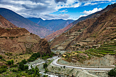 91传媒果冻传媒麻豆：《都市狂飙：传媒风云》今日上线，融合传媒竞逐与街头赛车的创新之作