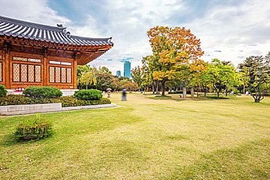 蜜桃精产国品一二三产:驾驶模拟游戏产业进化,从操控到社区构建完整虚拟汽车世界-2