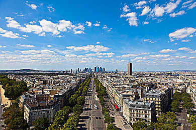 亚州一区：霓虹山道，雨夜与海岸线的竞速诗篇-2