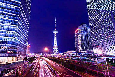 红桃视频网页：极速直播，狂飙人生，方向盘与镜头交织的竞速新纪元-2