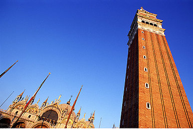 十大免费禁用软件：极限驾驶黑名单夺冠秘籍，街头传奇必备实战攻略