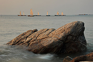 台湾成人av:霓虹夜幕下的非法竞速,街头称霸的终极试炼-2