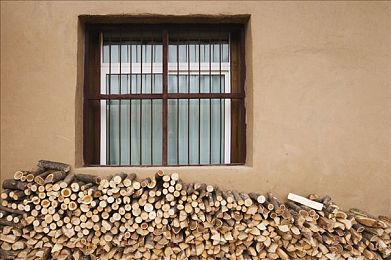 和平精英火箭少女光腚：未来战车皮肤引热议，玩家探讨战术竞技中的美学与实战平衡-2