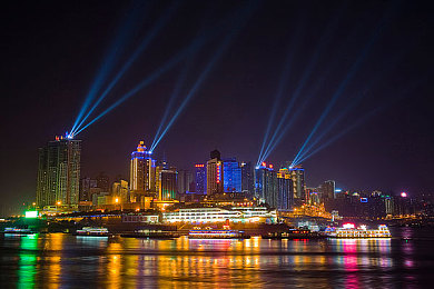 一区二区三区三州：霓虹都市险峻山海，征服赛博神话竞速新世界