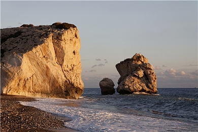 一亲二抱三亲四亲五砖石：极速心跳创新融合，情感驱动赛车性能成长新体验-3