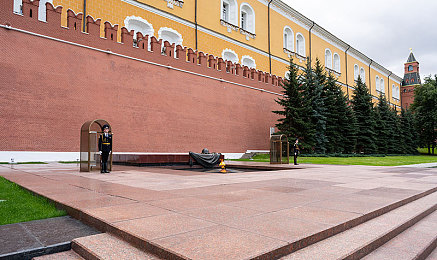 日批发免费安装手机：夜之城黑市每日刷新，打造终极黑客战车攻略-1