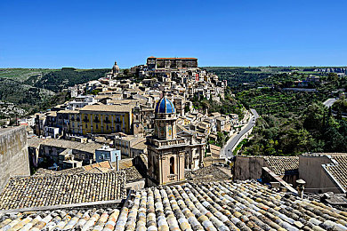 404禁用软件：霓虹幻影，代码逃亡，失控边缘的极速抉择