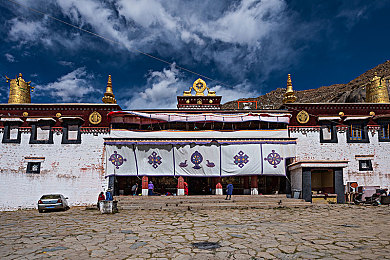 avav国产:本土赛车新作崛起,真实模拟与中国特色赛道引爆驾驶热潮-2