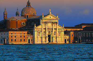 迪丽热巴操逼：极速女神降临，虚拟驾驶新纪元开启，体验人机协同竞速魅力-1