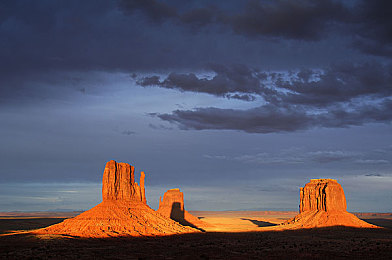 成人黄色免费软件：霓虹灯下的速度与自由，街头狂飙的沉浸世界-1