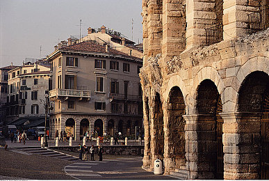 男女搞基软件下载：《极速搭档：赛道羁绊》今日上线，深度社交系统重塑竞速游戏新体验