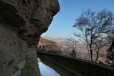 中国AV剧情：霓虹港速度与抉择交织，国产竞速新作今日正式发售-2