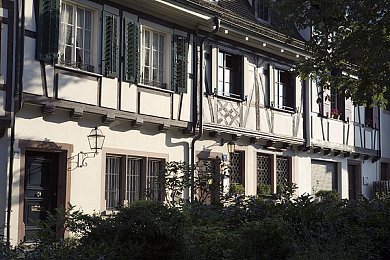 熟睡GayGays灌醉：霓虹幻影的午夜迷踪，失控边缘的彩虹狂飙