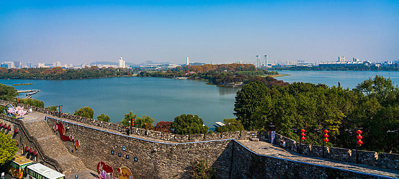 一区二区在：巅峰之上，赛道之下，速度与时空的对话-2