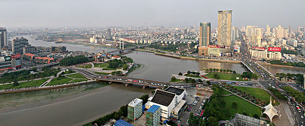 男女床上视频软件：极速情缘，在虚拟公寓中竞速交友的全新体验