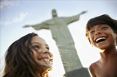 今日看料-美好生活,从今日开始,看见更大的世界抖音：极限地平线自由驰骋今日上线，开放世界驾驶新作带你驰骋全球美景