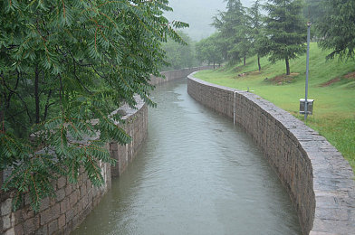 mitaoavav：废土公路，孤独驾驶与生存之诗