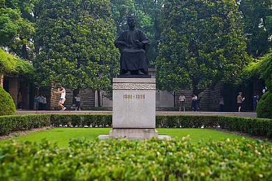 乱伦网站视频：家族赛车新作引爆争议，虚拟竞速暗藏血缘权谋