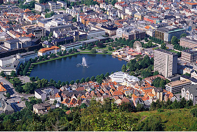 色多多网站：霓虹车库新作上线，赛博朋克赛车掀起视觉改装狂潮-2