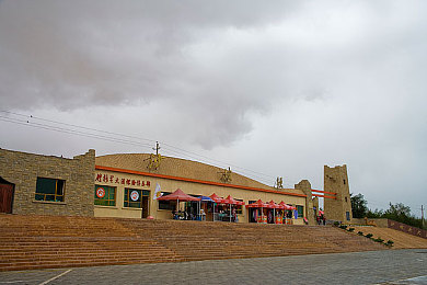 男人机通女人机:当赛车模拟邂逅情感叙事,双线驱动游戏重塑人车羁绊-2