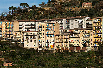 黄色软件oppo3.0.3：极速骇影，代码赛道上的未来狂飙