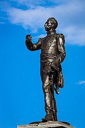 3.0.3免费oppo版破解大全特色：极速穿梭，都市光影间的终极竞速对决